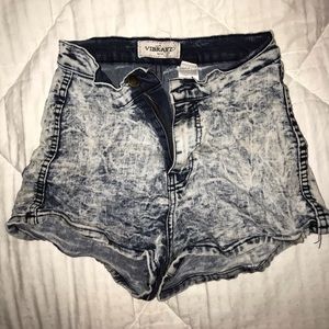 HIGH WAISTED SHORTS